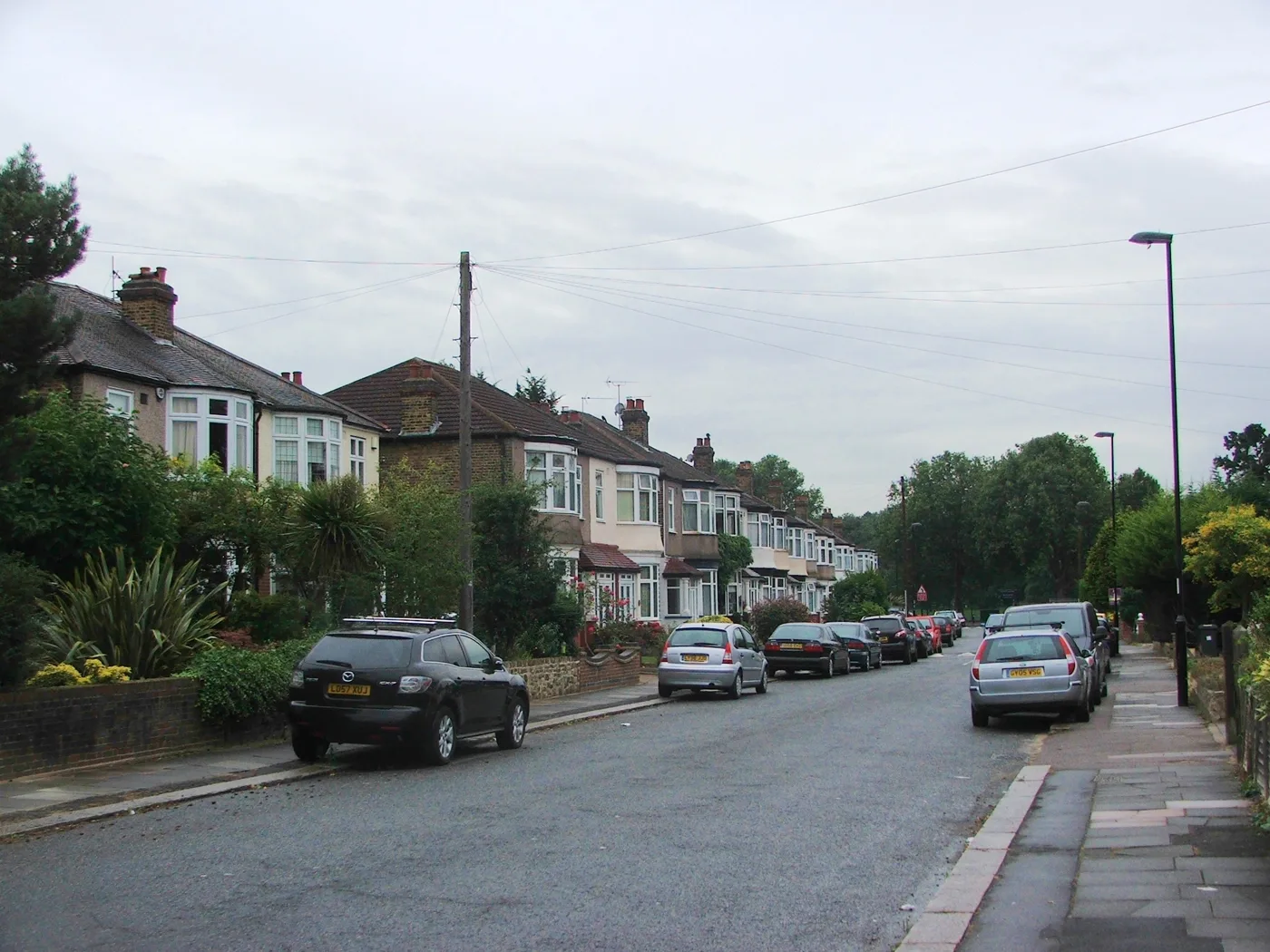 Ashgrove Road, which runs alongside the restaurant and carries one of its two vehicle exits; the photo predates the application