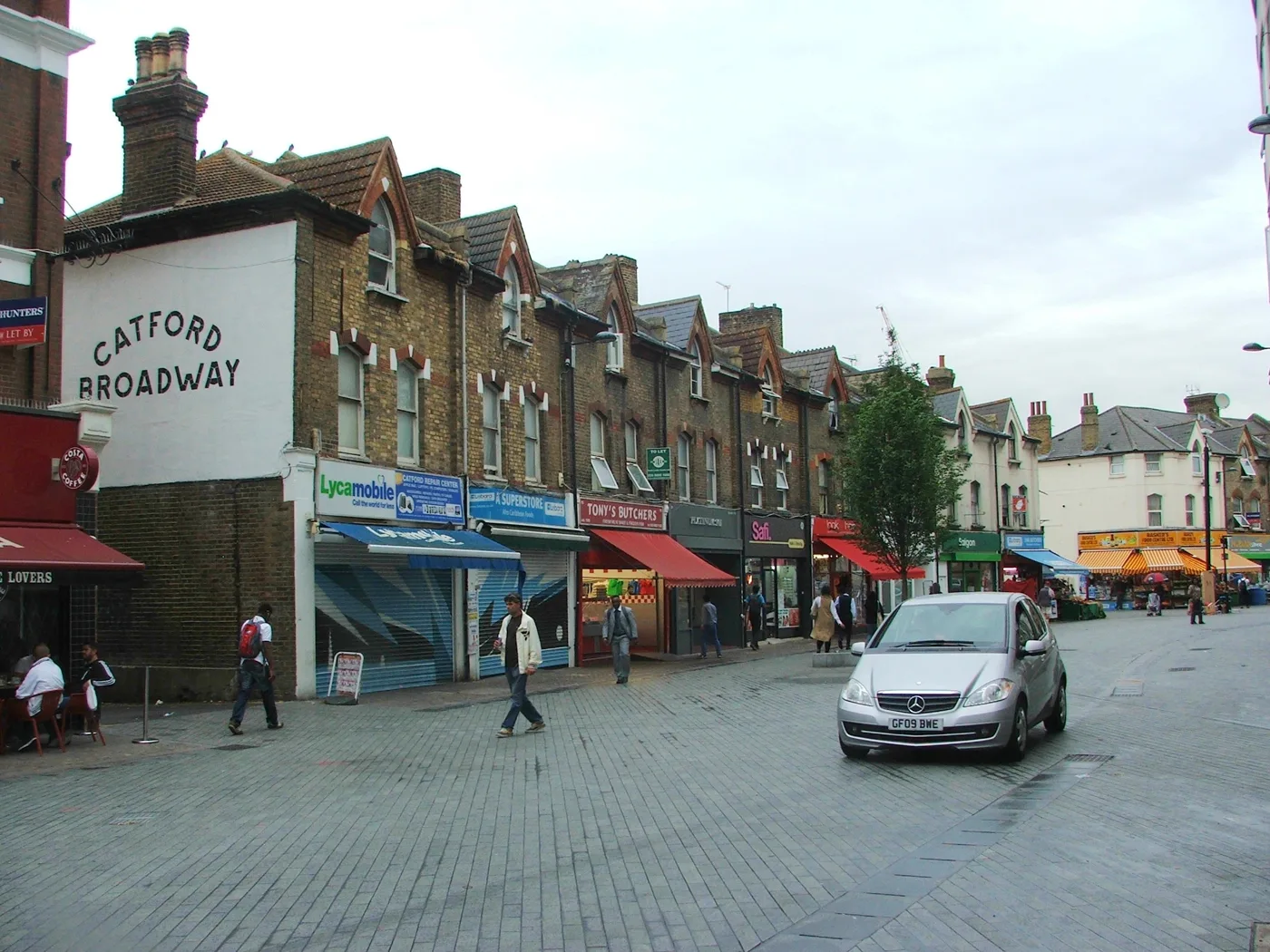 Catford Broadway, where the Stage Door Cafe took July's most recent top rating